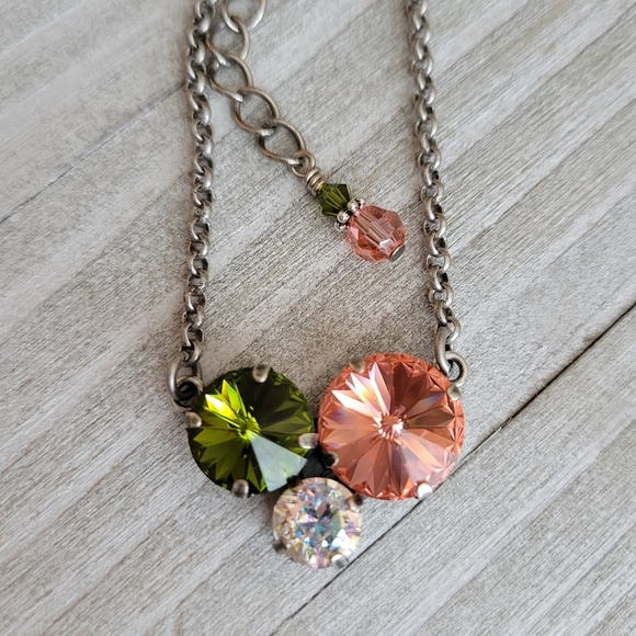 Austrian Crystal Cluster Pendant Necklace in Antique Silver - Picture 8 of 9